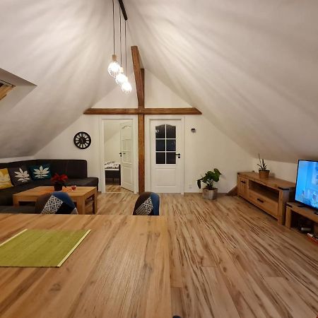 הַרָכוֹב Apartman Konirna מראה חיצוני תמונה