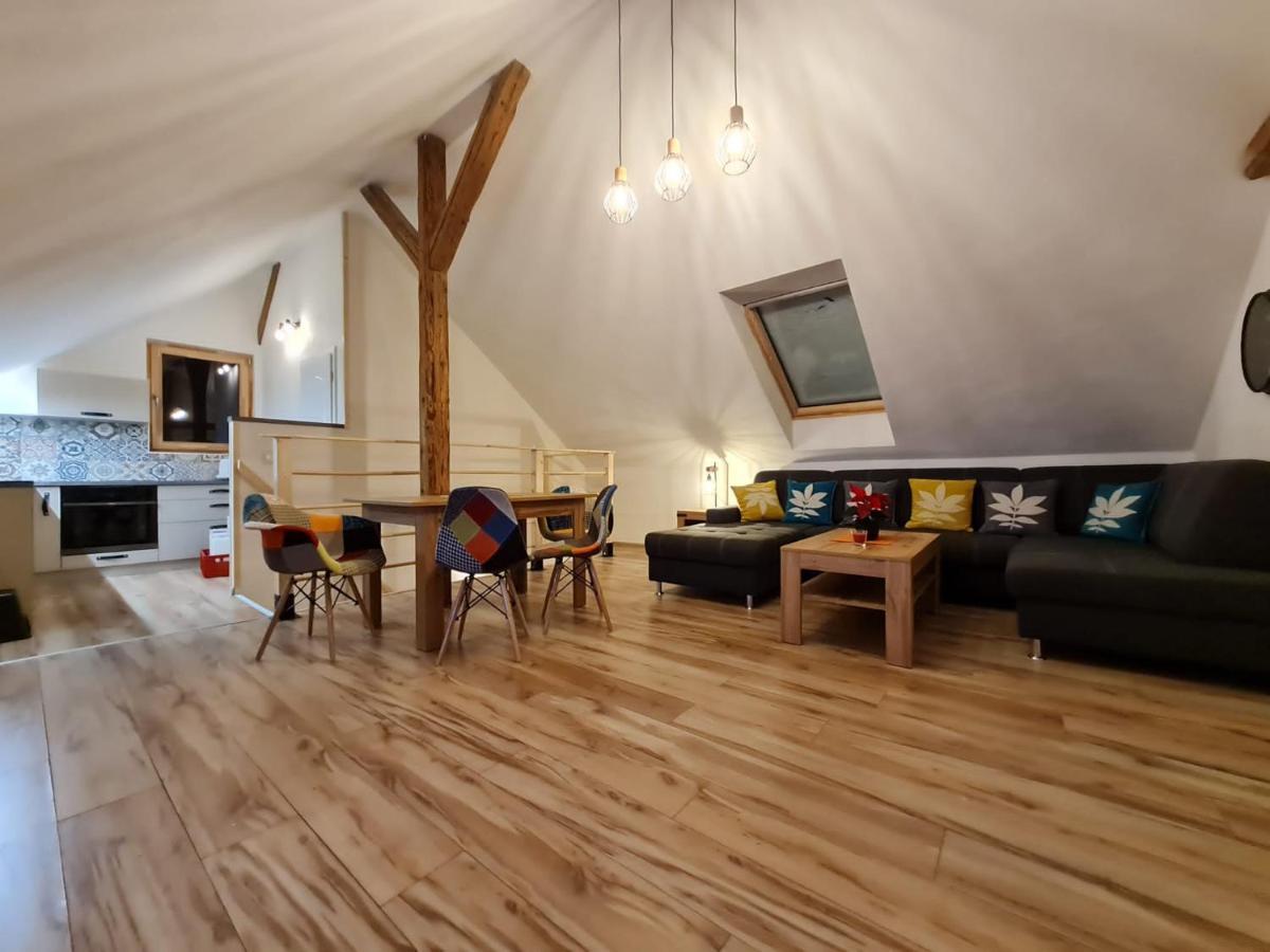 הַרָכוֹב Apartman Konirna מראה חיצוני תמונה