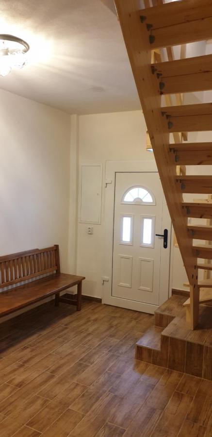 הַרָכוֹב Apartman Konirna מראה חיצוני תמונה