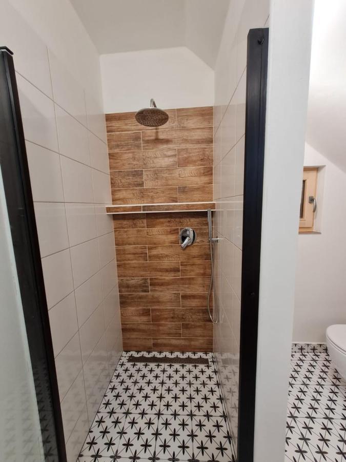 הַרָכוֹב Apartman Konirna מראה חיצוני תמונה